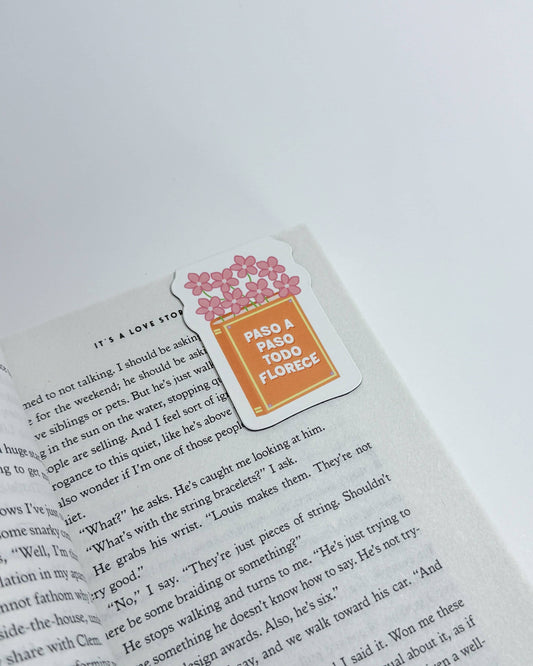 Paso a Paso Todo Florece Magnetic Bookmark