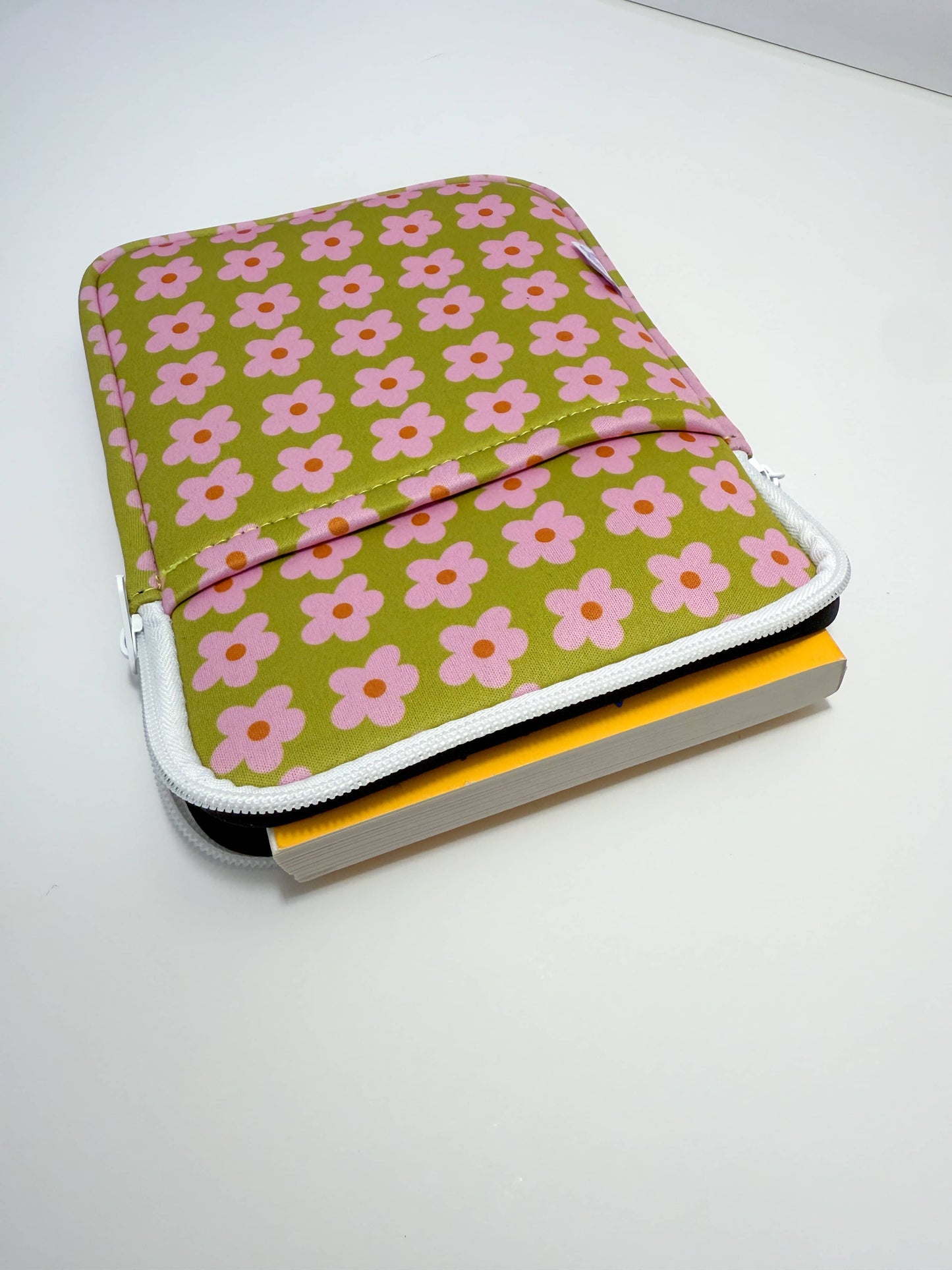 REGULAR 8.5" Olive & Pink Flowers Readers Protective Sleeve