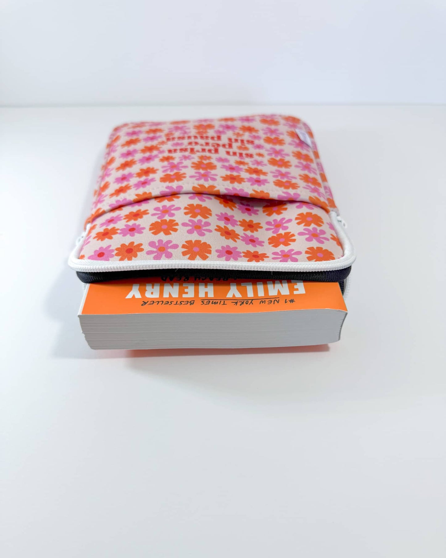 REGULAR 8.5" Sin Prisa Pero Sin Pausa Readers Protective Sleeve