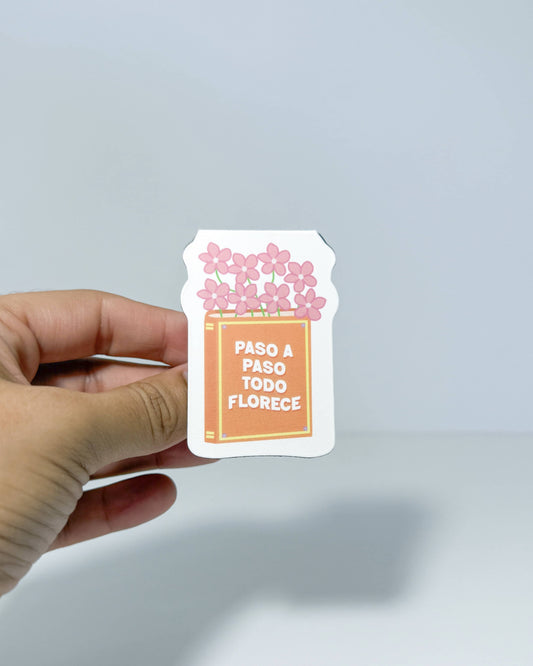 Paso a Paso Todo Florece Magnetic Bookmark